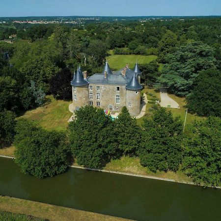 Chateau De La Frogerie Bed & Breakfast Maulevrier Exterior photo