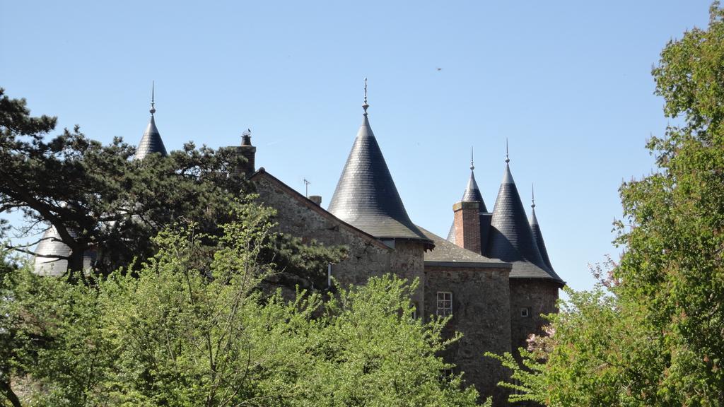 Chateau De La Frogerie Bed & Breakfast Maulevrier Exterior photo