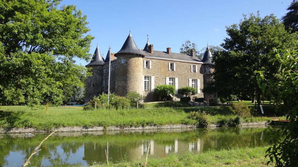 Chateau De La Frogerie Bed & Breakfast Maulevrier Exterior photo