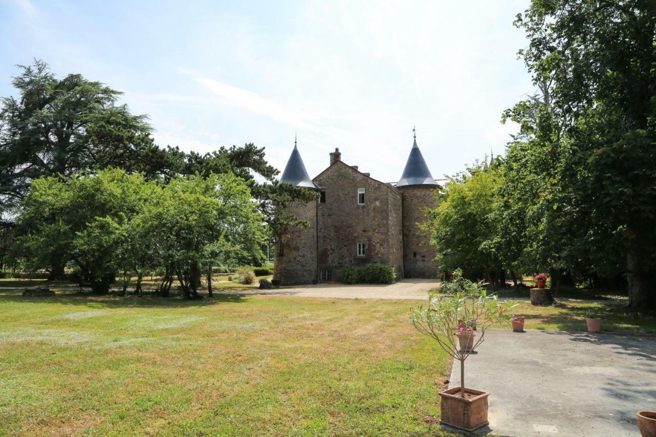 Chateau De La Frogerie Bed & Breakfast Maulevrier Exterior photo